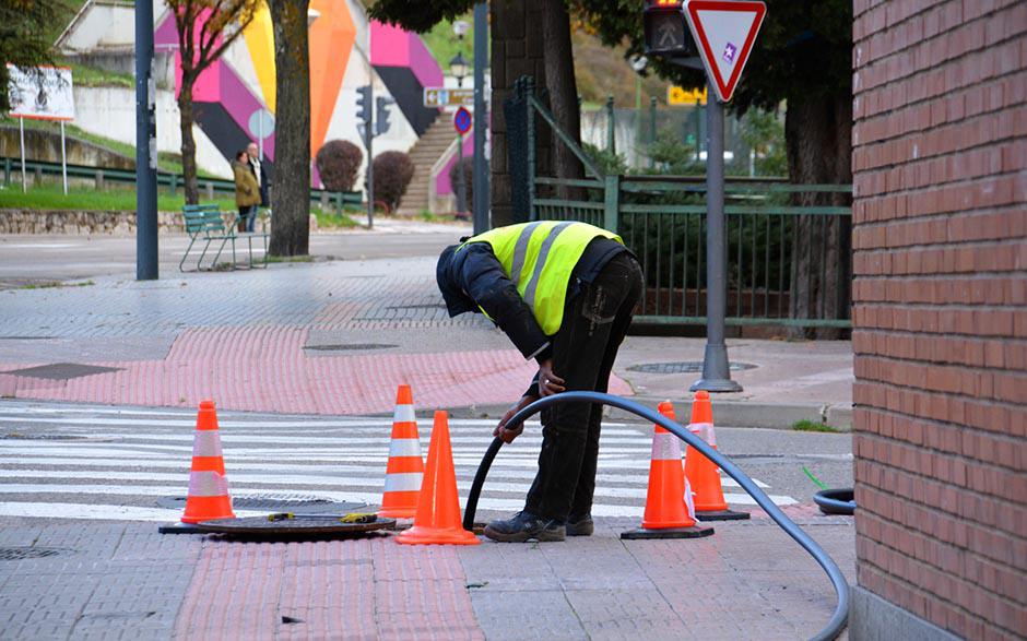 comment déboucher une canalisation Suresnes